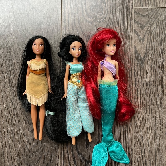 Disney Princess Doll Action Figures - Picture 2 of 3